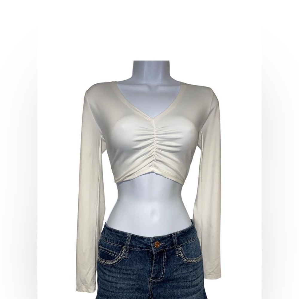 White long sleeve crop top